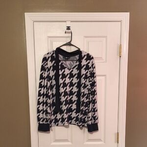 Women's Black And White Top